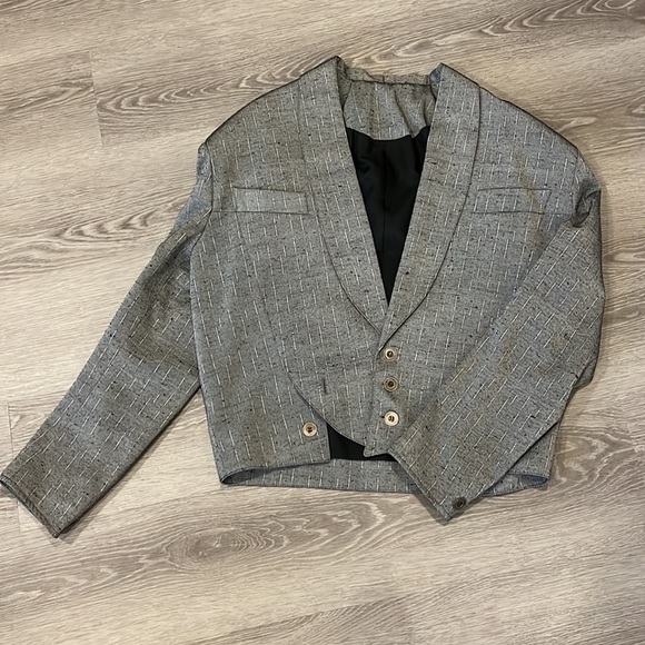 Two piece suit - Picture 2 of 7